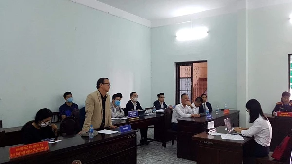 vụ án “Tranh chấp hợp đồng tín dụng” giữa nguyên đơn là bà Nguyễn Thị Định với bị đơn là Công ty cổ phần Khách sạn Hoàng Cung (Công ty Hoàng Cung)