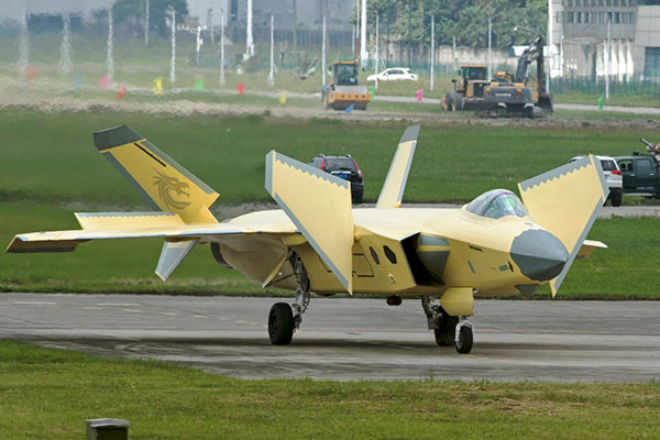 Sina: Rafale sẽ không thể chống lại J-20