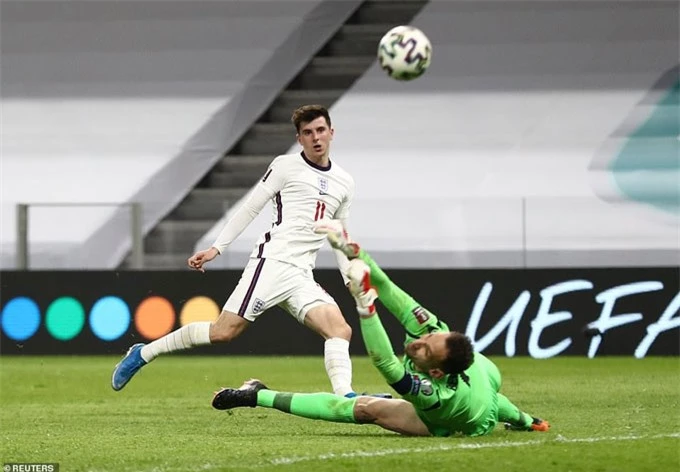 Mount lạnh lùng nâng tỉ số lên 2-0 cho ĐT Anh