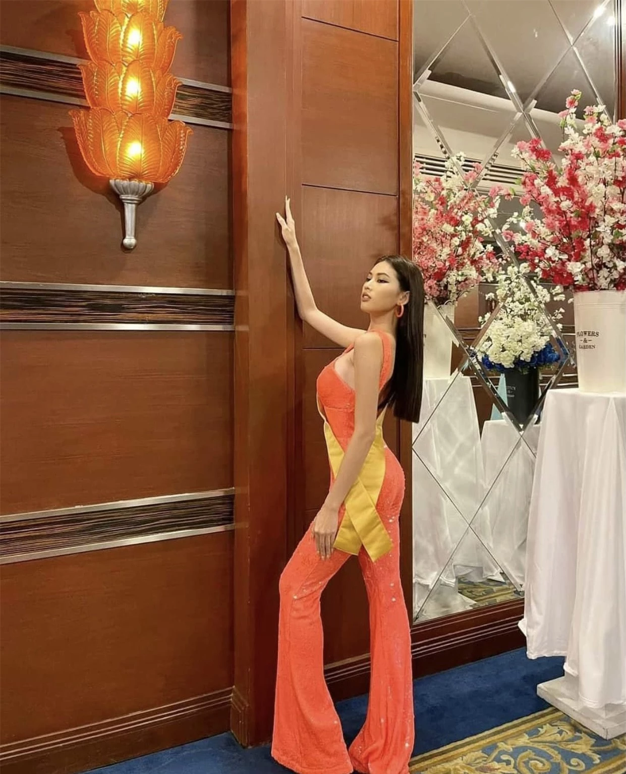 Sau 3 lần 'đụng hàng' Hương Giang, Ngọc Thảo mặc lại jumpsuit của Hoàng Thùy ở Miss Grand ảnh 3