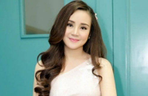 Vy Oanh xác nhận mang thai lần 3, nhan sắc mẹ bầu gần 8 tháng khiến fan bất ngờ