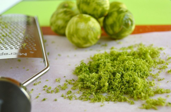 Dùng 3 giọt này lông mi mọc cực nhanh mà không phải đi nối