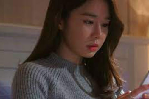 Qua camera, thấy chồng với bạn thân có điều mờ ám, tôi vội chạy về nhà và "tẽn tò" khi khám phá ra sự thật