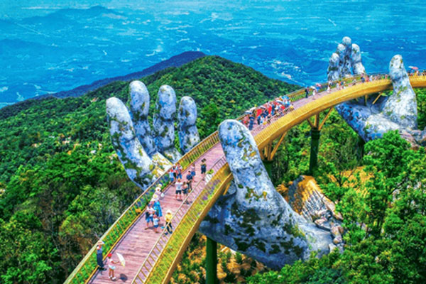 Cầu Vàng ở Đà Nẵng được Daily Mail xếp đầu danh sách "kỳ quan thế giới mới"