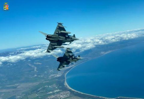 Tiêm kích Typhoon chứng minh mạnh hơn F-35