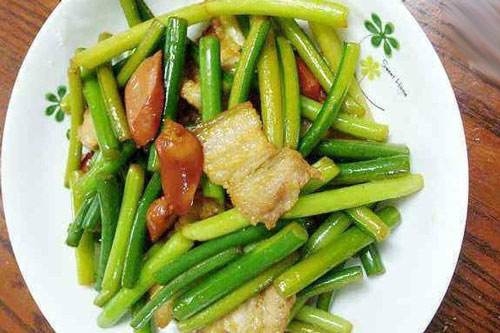 Thịt ba chỉ xào ngồng tỏi cả nhà ăn hết nồi cơm