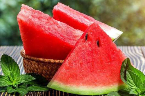 7 sai lầm tai hại khi ăn dưa hấu, rất nhiều người Việt vẫn ăn hằng ngày mà không hay biết