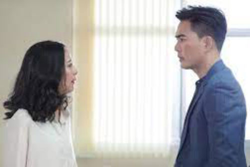 Hỏi vay tiền chữa bệnh cho mẹ thì chồng buông lời rạch ròi: "Mẹ của cô cơ mà...", vợ lạnh lòng đưa ra quyết định "để đời" khiến anh ta "tái mét"