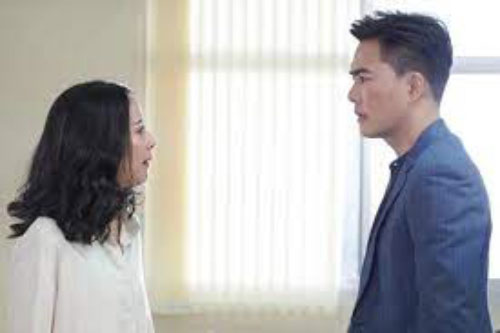 Chồng quyết hoán đổi vị trí cho vợ để "dằn mặt" với tuyên bố "việc nhà tôi vẩy tay tí là xong" nhưng cuộc gọi điện lúc cuối ngày của anh lại đảo ngược tất cả