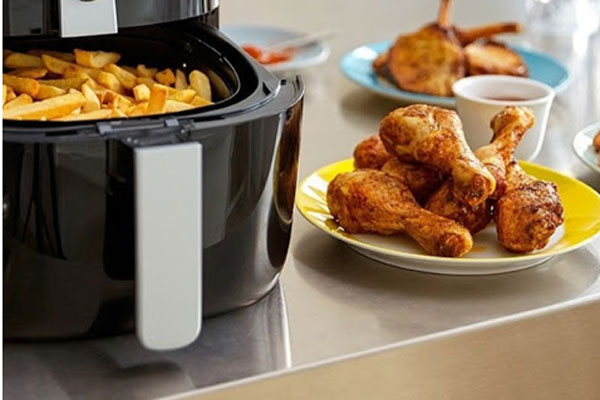 6 sai lầm bạn rất hay mắc phải khi dùng nồi chiên không dầu khiến nồi "giảm tuổi thọ" rất nhanh