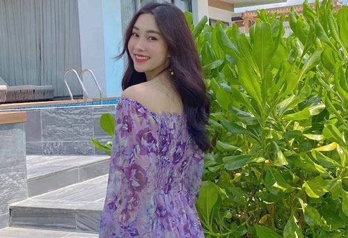 Chùm ảnh Hoa hậu Đặng Thu Thảo xinh đẹp, viên mãn tuổi 30 bên chồng và 2 con