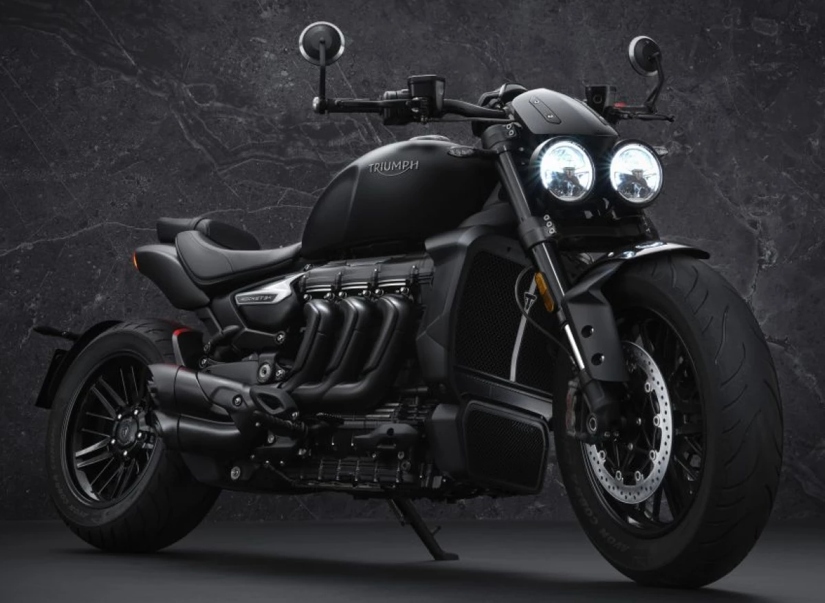 Triumph Rocket 3 R Black.