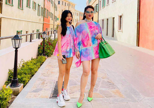 Con gái Trương Ngọc Ánh: 13 tuổi chân dài như mẹ, từ chối tham gia showbiz sớm