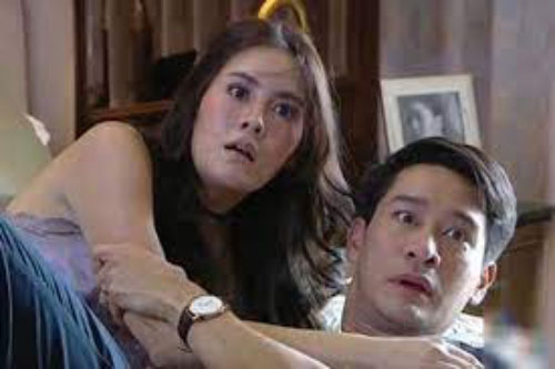 Phát hiện người yêu "cắm sừng", cô gái tát lệch mặt gã trai bội bạc sau khi nghe lời tuyên bố gây phẫn nộ: "Ai yêu mà chẳng có phương án dự phòng"