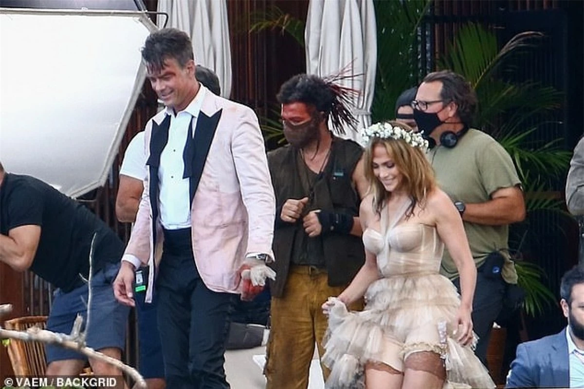 Jennifer Lopez diễn xuất trong bộ phim "Shotgun Wedding" đang được quay ở Cộng hòa Domonica vừa qua.