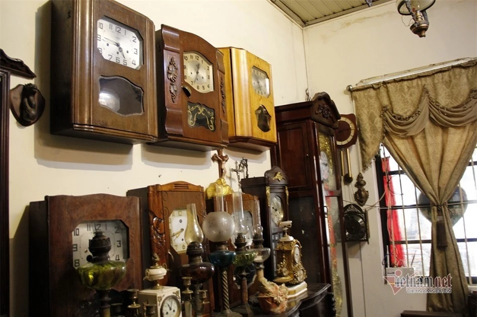 Ngôi nhà đầy ắp đồng hồ cổ của người đàn ông xứ Huế