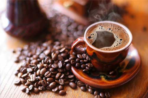Lý do uống cà phê tốt hơn trà vào buổi sáng