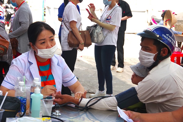 Thanh niên Bình Phước lan tỏa những điều tử tế tới người dân đảo Nam Du