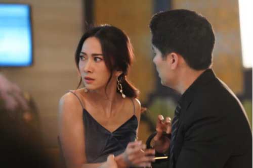 Mượn quần áo của giúp việc mặc tạm, không ngờ chồng lại rỉ tai nói những lời khiến tôi run rẩy và căm phẫn đến tột độ