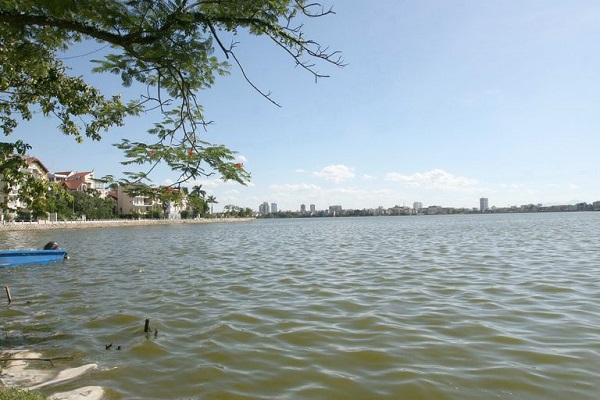 Bộ TN&MT cảnh báo Hà Nội cải thiện ngay nước Hồ Tây đang có dấu hiệu ô nhiễm 