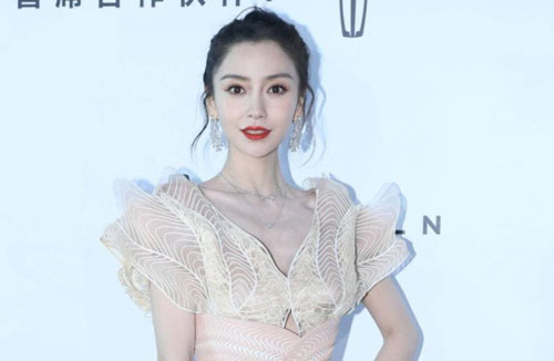 Gương mặt xinh đẹp là vậy nhưng Angelababy lại mất điểm vì gầy trơ xương