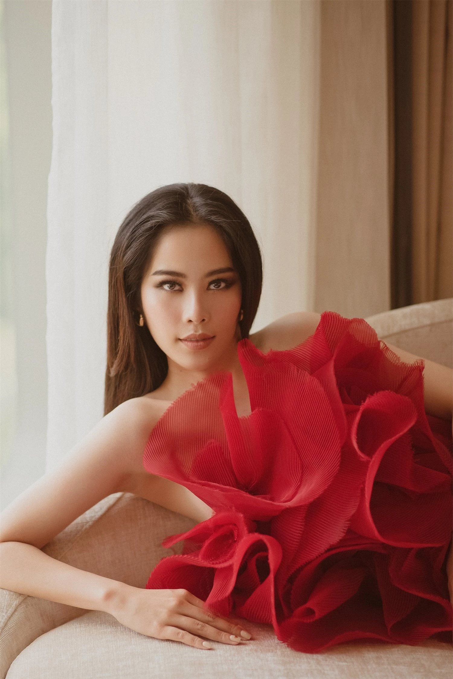 Nhan sắc hiện tại của Nam Em thế nào mà đăng ký thi Hoa hậu Hoàn vũ Việt Nam 2021?  - Ảnh 1.