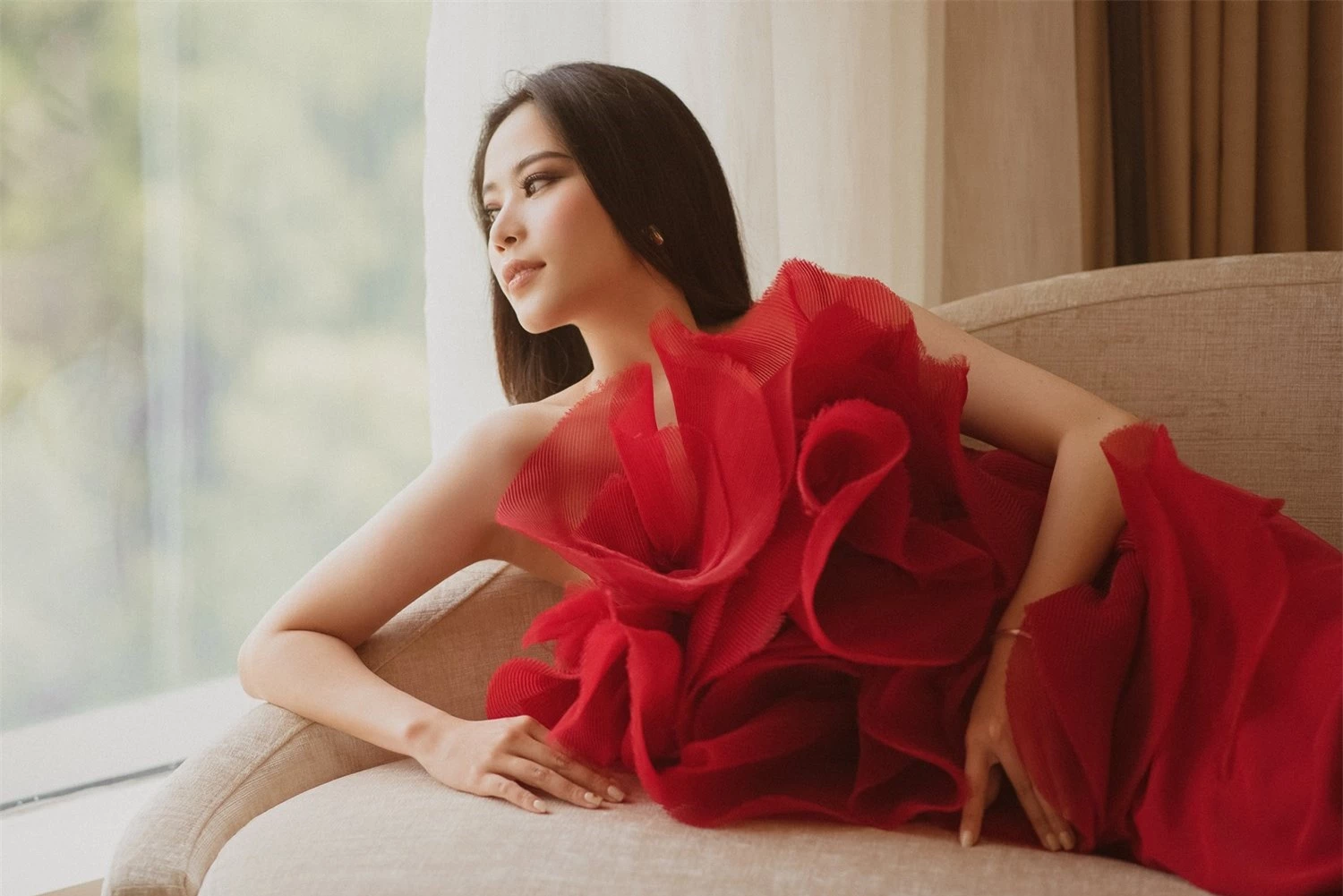 Nhan sắc hiện tại của Nam Em thế nào mà đăng ký thi Hoa hậu Hoàn vũ Việt Nam 2021?  - Ảnh 3.