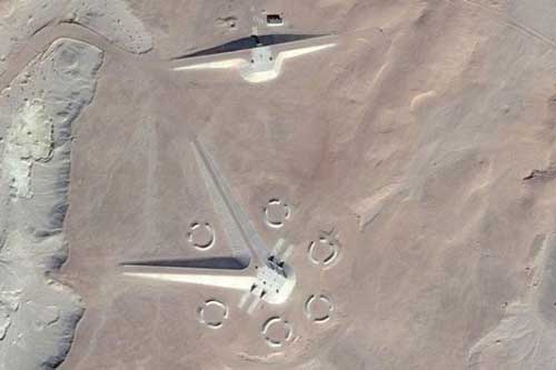 Cấu trúc kỳ bí nghi của người ngoài hành tinh trên sa mạc Ai Cập