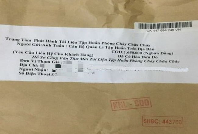 Giả danh cảnh sát phòng cháy chữa cháy để lừa bán sách, tài liệu