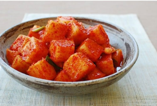 Cách làm kim chi củ cải muối giòn ngon, chuẩn vị Hàn