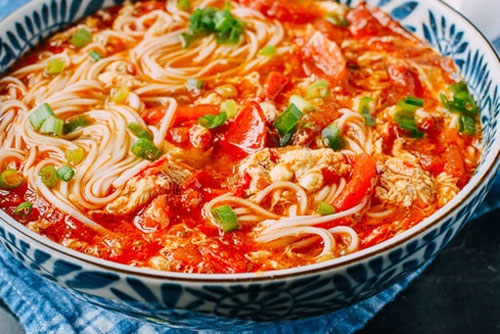 Cách làm mì cà chua trứng thơm ngon cho bữa sáng