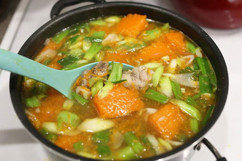 Sai lầm khi nấu món canh khiến xương mất chất, món ăn kém hấp dẫn, rước bệnh vào thân