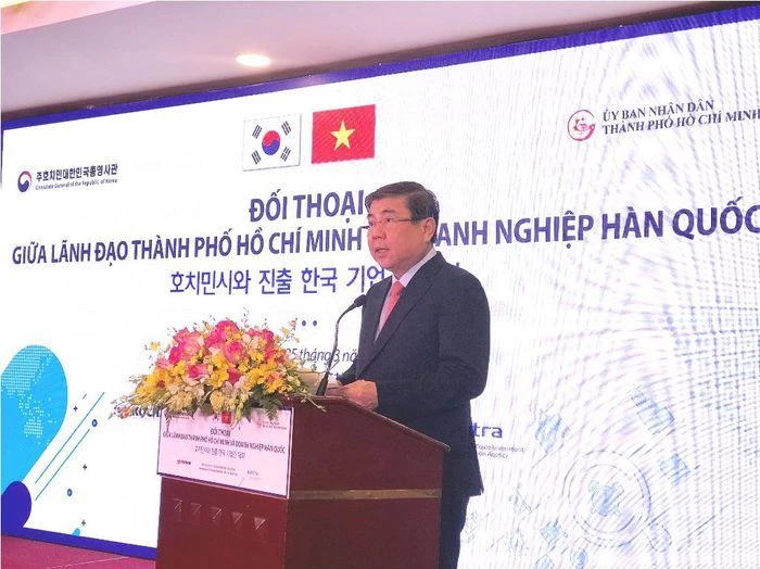 Chủ tịch UBND TPHCM Nguyễn Thành Phong khẳng định quan điểm nhất quán của Chính quyền TP là luôn ủng hộ và tạo mọi điều kiện thuận lợi để các doanh nghiệp nước ngoài, trong đó có các doanh nghiệp Hàn Quốc đến đầu tư, sản xuất, kinh doanh hiệu quả, an toàn và lâu dài tại thành phố.