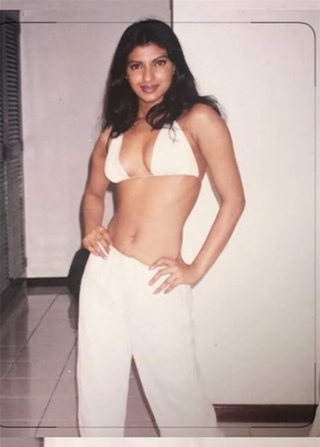 Hoa hậu Priyanka Chopra khoe ảnh bikini thời trẻ không thể nhận ra ảnh 1