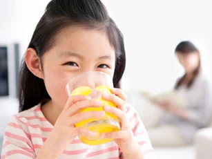 Cam rất bổ cho trẻ nhưng ăn kiểu này cực độc, mẹ nhớ bỏ ngay trước khi quá muộn