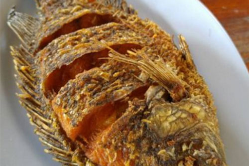 Không cần chảo chống dính, món cá chiên vẫn giòn ngon không tróc thịt