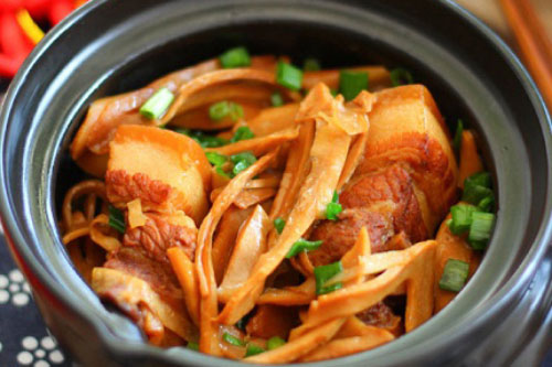 Cách làm món thịt ba chỉ kho măng thơm ngon