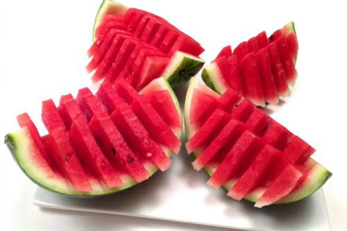 3 cách bổ dưa hấu nhanh và đơn giản nhất