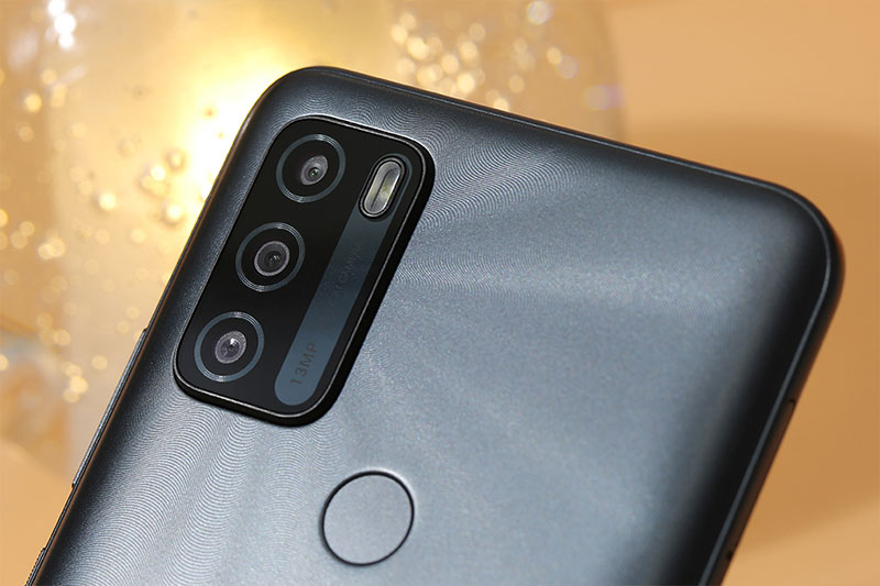 Đánh giá Vsmart Star 5: Pin 5.000 mAh, 3 camera sau, giá gần 3 triệu đồng