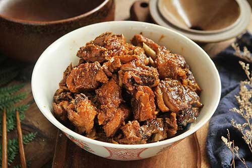 Mua được nửa con vịt đem kho vỏ quýt thơm lừng, chồng con ăn một lại muốn ăn hai