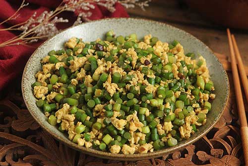 Trứng xào không đã bổ, thêm rau này vừa nhiều chất lại giòn ngon