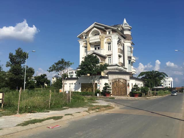 TP.HCM: Điều chỉnh giá đất để lập phương án bồi thường, hỗ trợ và tái định cư