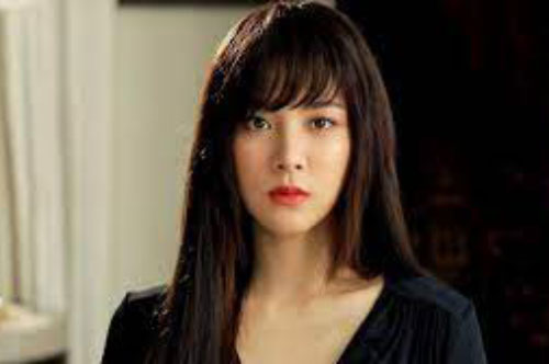 Mỗi lần đi chơi, người yêu đều đem theo một chai nước, biết lý do, em hốt hoảng vội vã chia tay