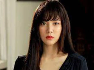 Mỗi lần đi chơi, người yêu đều đem theo một chai nước, biết lý do, em hốt hoảng vội vã chia tay