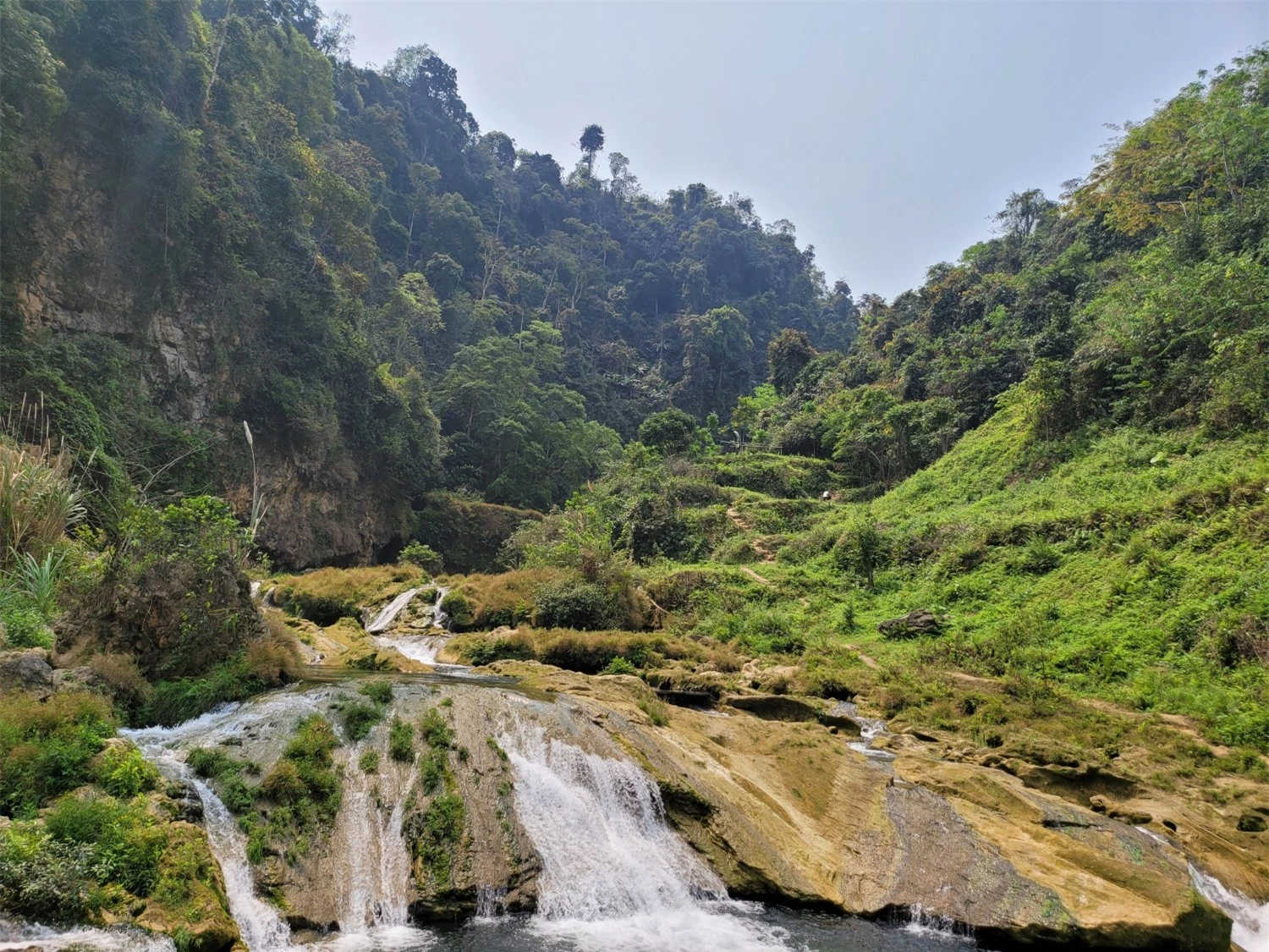 Về Mộc Châu khám phá 