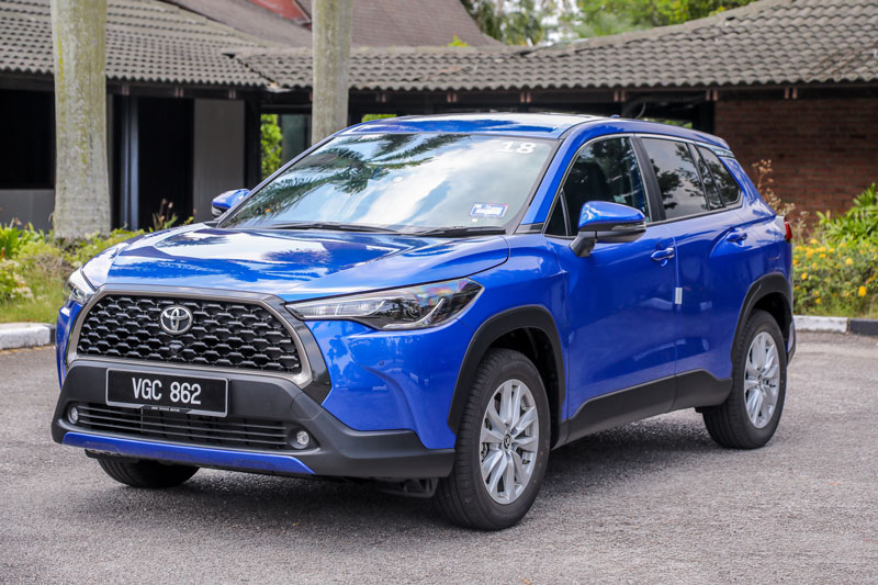 Giá xe Toyota Corolla Cross ở Việt Nam chênh lệch bao nhiêu so với Malaysia?