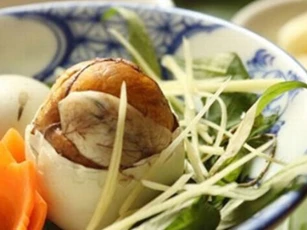 Sai lầm "chết người" khi ăn trứng vịt lộn nhưng nhiều người mắc