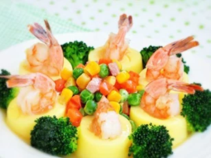 Tôm hấp đậu hũ vừa thanh vừa đậm, thơm ngon hấp dẫn, cả nhà đều gật gù khen khéo