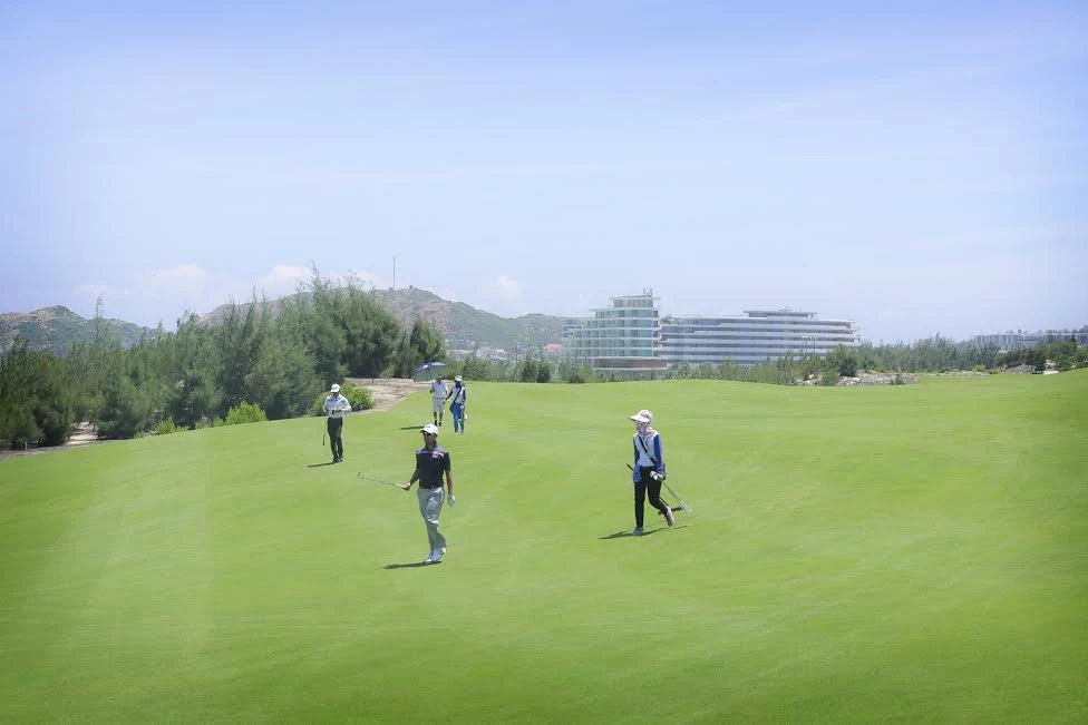 -	Sân golf 18 lỗ của Tập đoàn Mường Thanh bắt đầu hoạt động từ tháng 3/2021