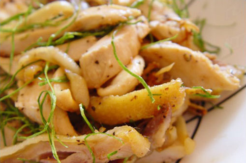 Làm thịt gà rang lá chanh ngon, biếng hay lười ăn đến mấy cũng 'nghiện'